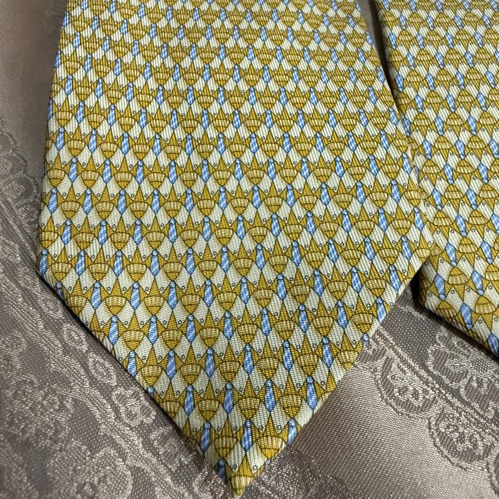 Salvatore Ferragamo Mens Yellow Silk Tie - Picture 6 of 6